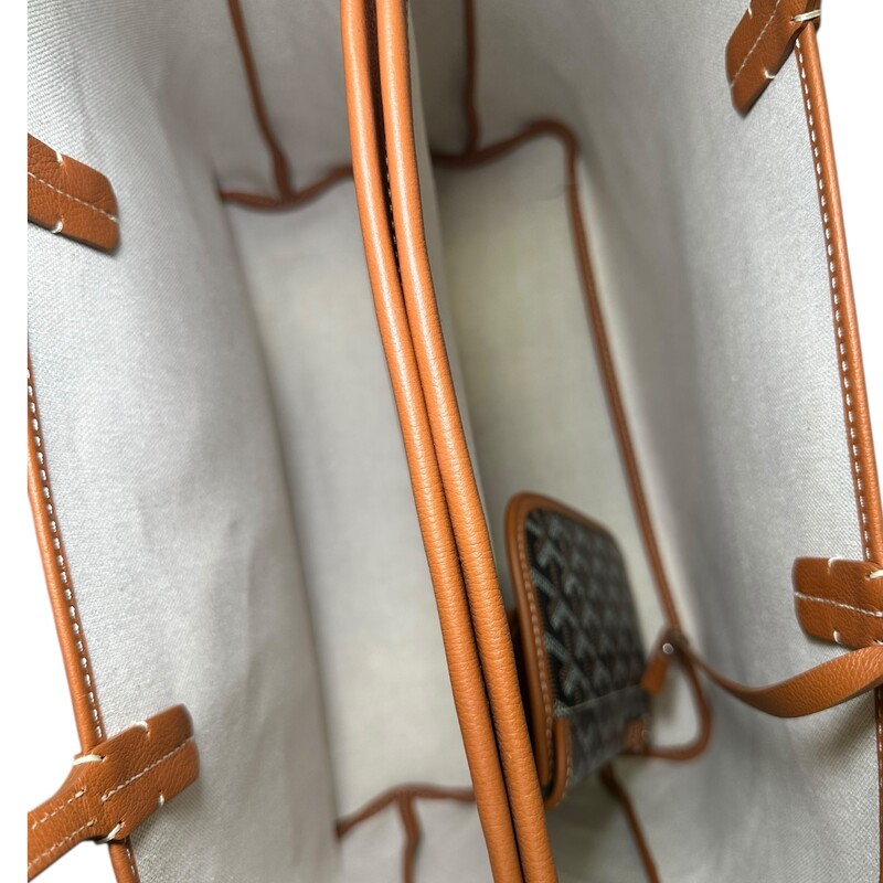 Goyard Isabelle Coated Canvas Double Tote with Pouch<br />
<br />
Date Code: LME020205<br />
<br />
Dimensions:<br />
Strap Drop: 8<br />
Height: 11<br />
Width: 13<br />
Depth: 8<br />
<br />
In excellent condition. Like new.<br />
<br />
Does not come with original dust bag or box.