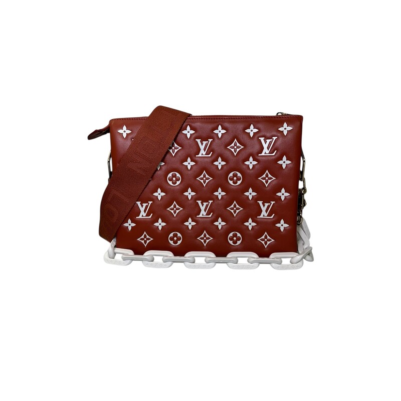 Louis Vuitton Monogram Coussins Match Monogram<br />
<br />
Pm With Strap<br />
<br />
Date Code: Microchip<br />
<br />
Dimensions:10 L x 8 H inches<br />
<br />
In very good condition. Some corner wear.<br />
<br />
Does not come with original dust bag or box.