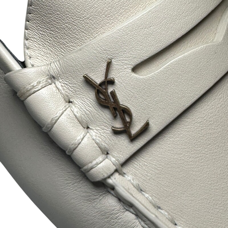 YSL Penny Loafer Le Leather Cream

Size: 41

Style Code: 670231

In excellent condition.

Comes with the original dust bag and box.