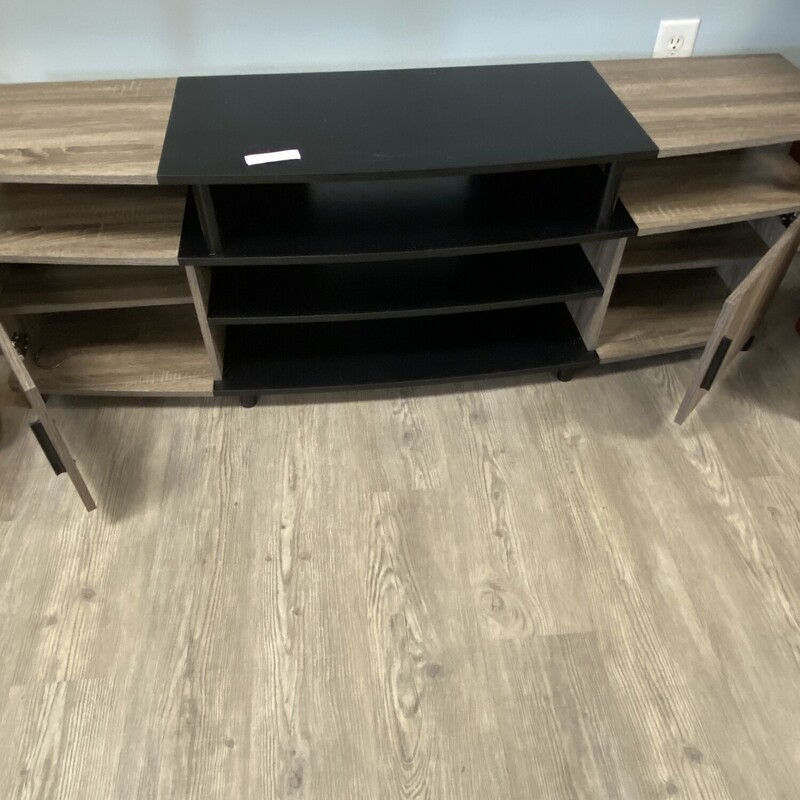 Entertainment/TV Stand