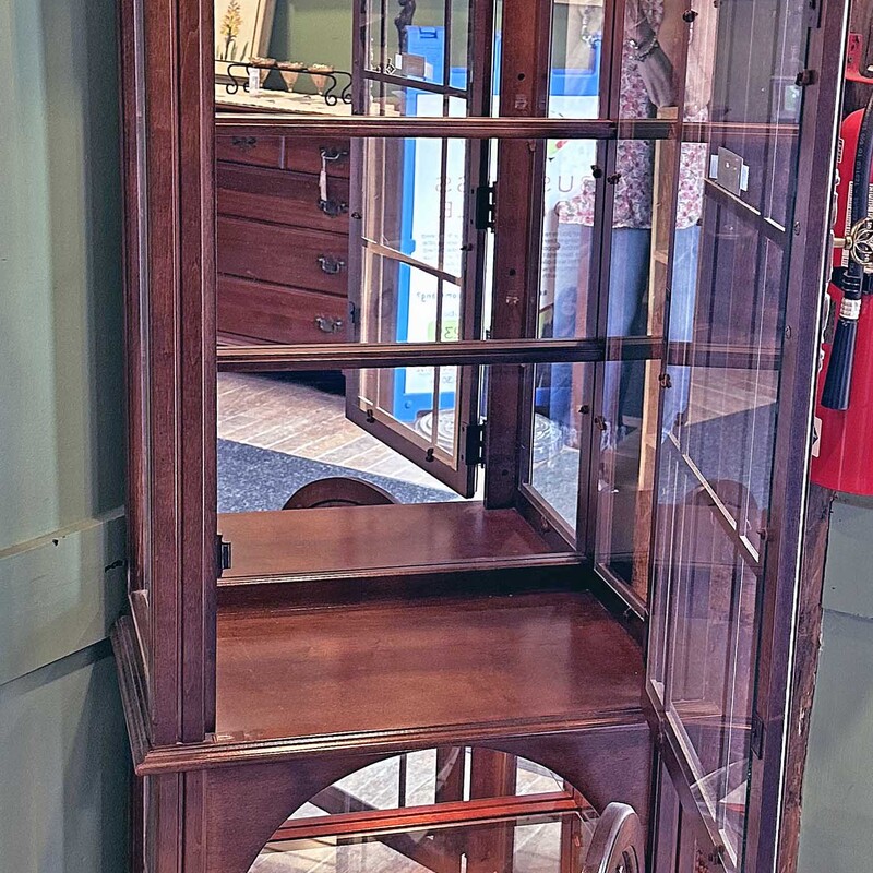 Lighted Glass Front Display Cabinet
27 In Wide x 15 In Deep x 76 In Tall.
Room for two glass shelves on top (glass missing) and one glass shelf on bottom (glass available).