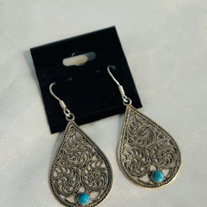 925 Turquoise Oval Medallion Earrings
Silver Turquoise Size: 2L
