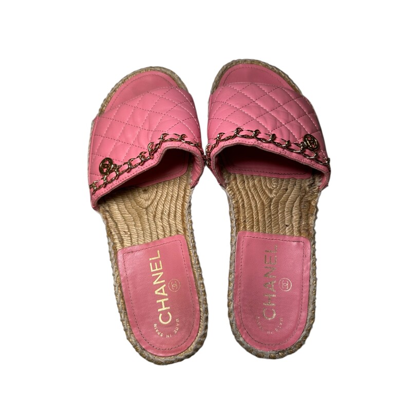 Chanel Lambskin Quilted Espadrille Slides Pink Slides<br />
<br />
Size 38<br />
<br />
Code: G33352<br />
<br />
In very good condition. Wear to the interior and exterior sole.<br />
<br />
Does not come with the original dust bag or box.