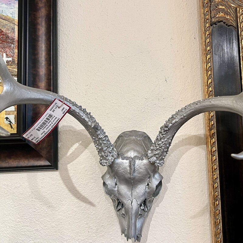 Faux Deer Skull/Antlers