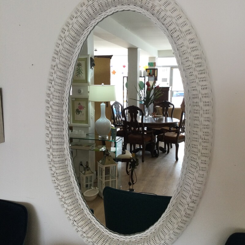 Lrg Oval Mirror
Wicker