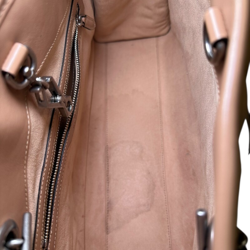 Gucci Aria Marmont Tan Medium Tote<br />
<br />
Style Code: 67596 493075<br />
<br />
Dimensions:<br />
Base length: 13.5 in<br />
Height: 10 in<br />
Width: 5.25 in<br />
Drop: 9.25 in<br />
<br />
In very good condition. Light scuffing to the corners and interior stain.<br />
<br />
Does not come with the original dust bag or box.