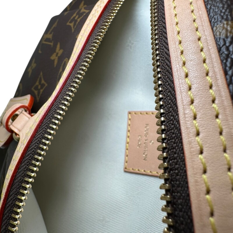 Louis Vuitton High Rise Monogram Bumbag<br />
<br />
Chipped<br />
<br />
Dimensions:<br />
15 x 6.3 x 3.1 inches<br />
(Length x Height x Width)<br />
<br />
In excellent condition.<br />
<br />
Comes with original dust bag. No box.