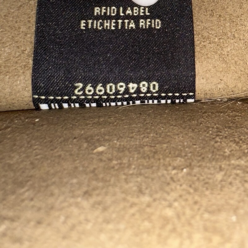 Fendi Sunshine Canvas Brown Tote<br />
<br />
Serial Code:<br />
08460992<br />
<br />
Dimensions:<br />
Length: 10 in<br />
Height: 8.5 in<br />
Width: 4.5 in<br />
Drop: 5 in<br />
Drop: 20.5 in<br />
<br />
In very good condition. Very minor corner wear.<br />
<br />
Does not come with original dust bag or box.