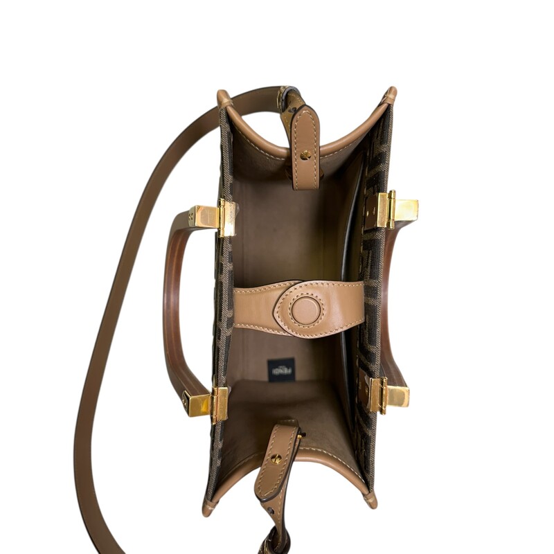 Fendi Sunshine Canvas Brown Tote

Serial Code:
08460992

Dimensions:
Length: 10 in
Height: 8.5 in
Width: 4.5 in
Drop: 5 in
Drop: 20.5 in

In very good condition. Very minor corner wear.

Does not come with original dust bag or box.
