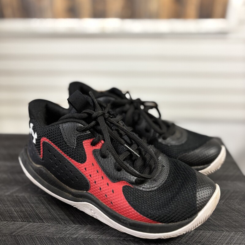 Red Black UA Shoes, Size: 3Y