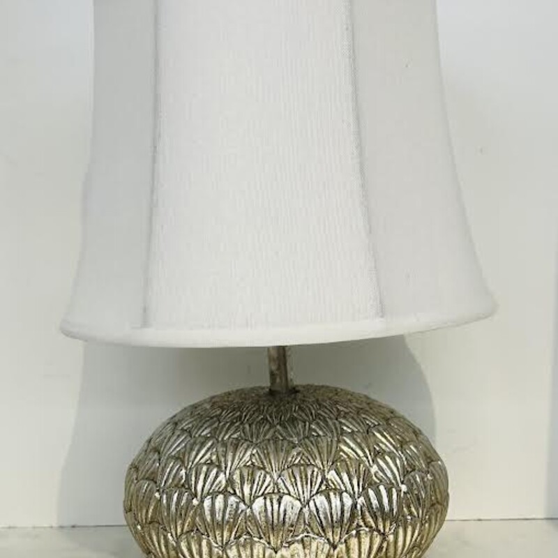 Textured Shell Base Lamp
Silver White Size: 11 x 16H