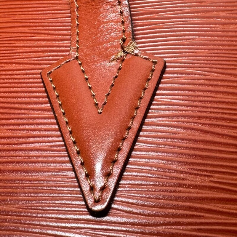 Louis Vuitton Lussac Epi Leather Tote Bag<br />
<br />
Date Code: VI 0975<br />
<br />
Dimensions:15 L x 5 W x 12 H<br />
<br />
In very good condition. Some minor scratches throughout the leather.<br />
<br />
Does not come with original dust bag or box.