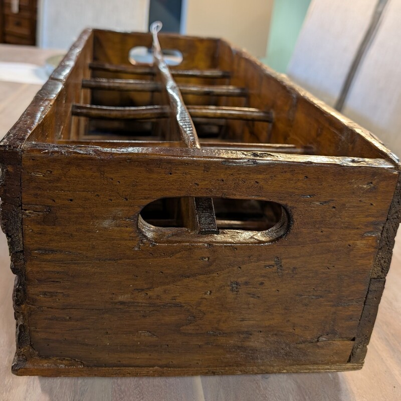 Antique Clos De Tarts, Wood, Carrier<br />
French Vinery<br />
26.5 x 11 x 8h