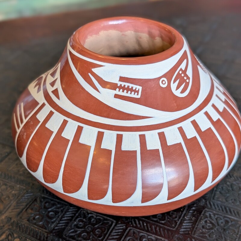 Geraldine Gutierrez Potte, Redware, Santa Clara<br />
6w x 4.5h