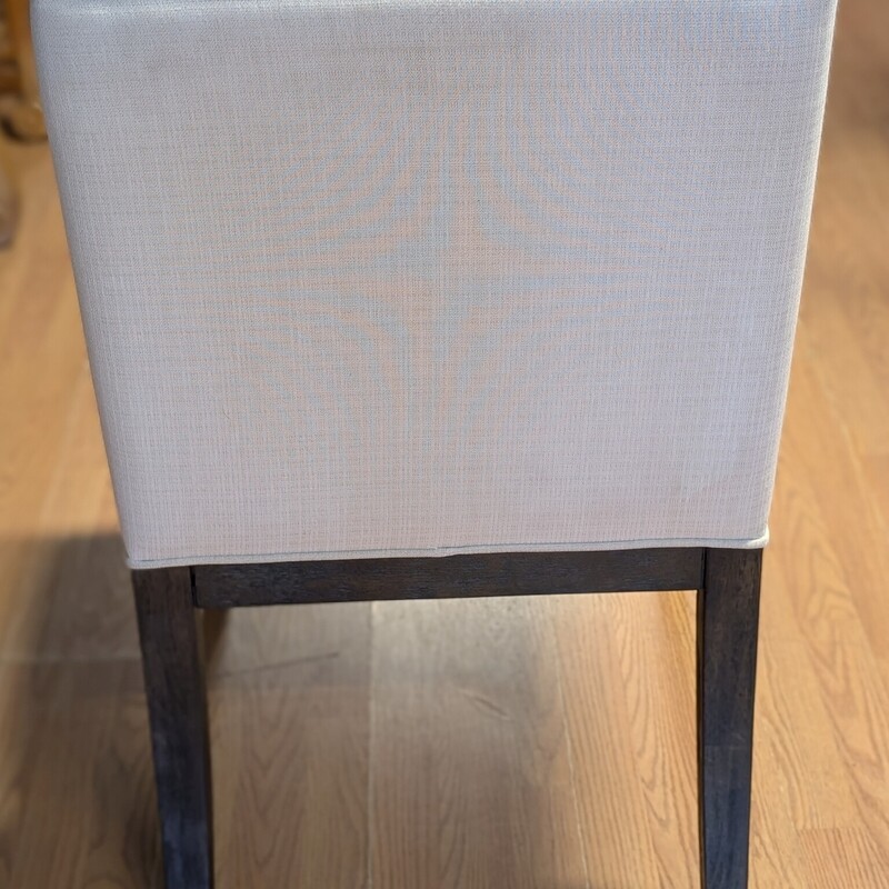 Stanley Horizon Dining, Off White Set Of 6<br />
21w x 23d x 32h