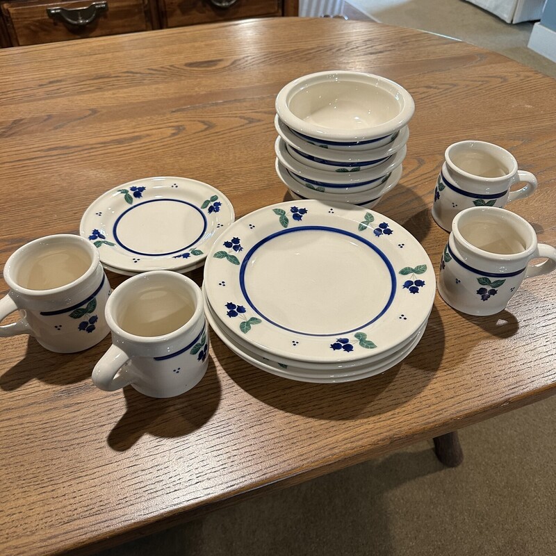 14 Pc Hartland Pottery,
Hartland Pottery Wild Blueberry
dish set.
4 dinner plates, 4 bowls, 4 mugs, 2 sandwhich plates.
