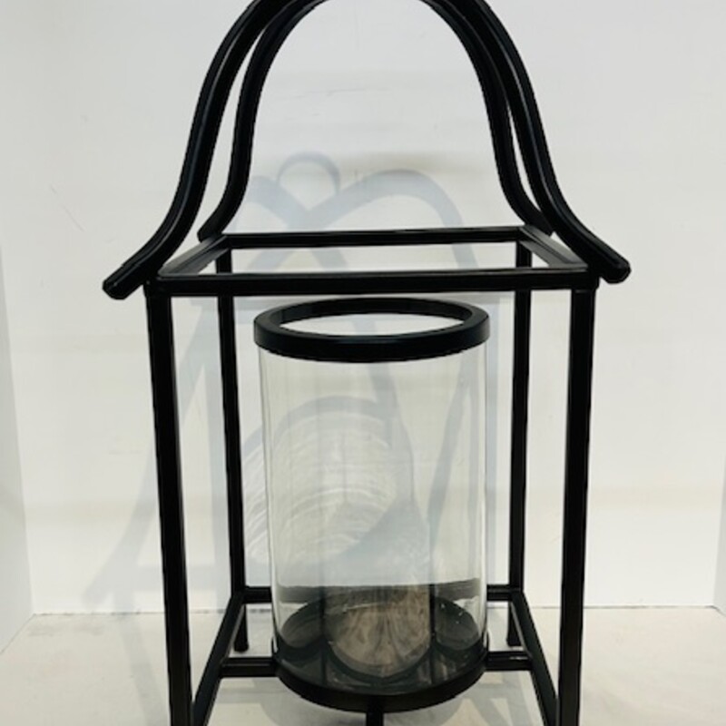Metal Footed Open W Glass