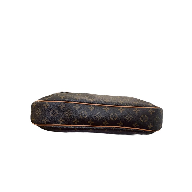 Louis Vuitton Thames GM Monogram Shoulder Bag<br />
<br />
Date Code: AR2150<br />
<br />
Dimensions:<br />
Base length: 14.75 in<br />
Height: 8.5 in<br />
Width: 2.25 in<br />
Drop: 10 in<br />
<br />
In very good condition. Some scratching on the hardware.<br />
<br />
Comes with the original dust bag. No box.