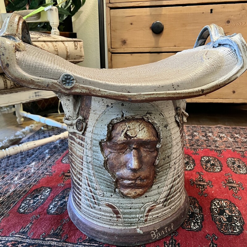 Stool Pottery Bartel
Size: 22x16x20