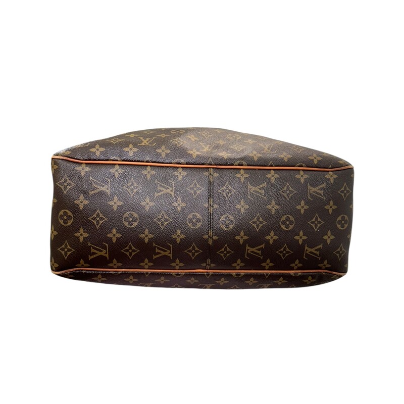 Louis Vuitton Delightful MM Monogram<br />
<br />
Date Code: SD4170<br />
<br />
<br />
Dimensoin:<br />
Base length: 15.50 in<br />
Height: 12.50 in<br />
Width: 5.50 in<br />
Drop: 7.00 in<br />
<br />
In good condition. Wear to the leather and canvas. Crack on front and back of canvas. Interior staining.<br />
<br />
Does not come wth the original dust bag or box.