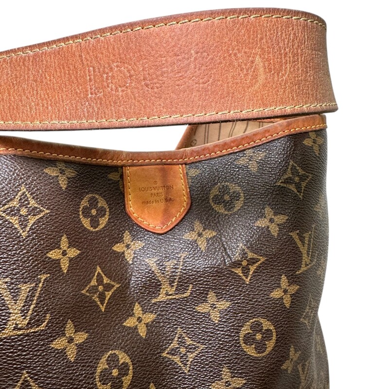 Louis Vuitton Delightful MM Monogram<br />
<br />
Date Code: SD4170<br />
<br />
<br />
Dimensoin:<br />
Base length: 15.50 in<br />
Height: 12.50 in<br />
Width: 5.50 in<br />
Drop: 7.00 in<br />
<br />
In good condition. Wear to the leather and canvas. Crack on front and back of canvas. Interior staining.<br />
<br />
Does not come wth the original dust bag or box.