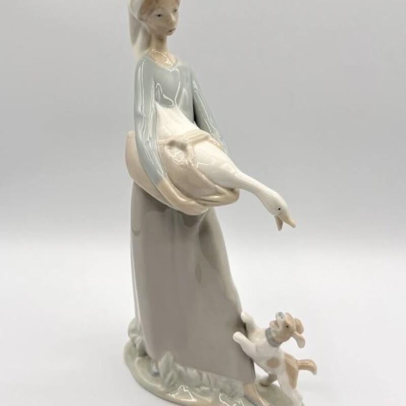 Lladro Girl W Goose & Dog