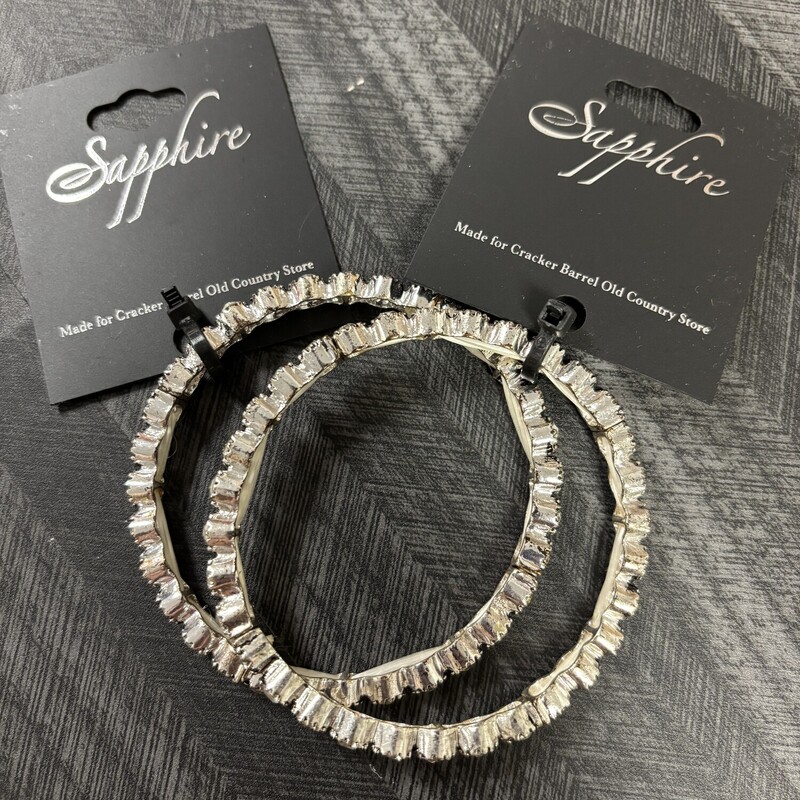 2 Bracelets