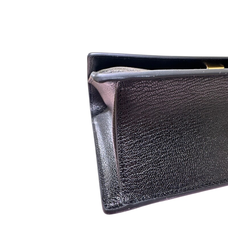 Tory Burch Fleming Diamond Quilted Convertible Black Leather<br />
<br />
In excellent condition. New with tags.<br />
<br />
Comes with the original dust bag. No box.