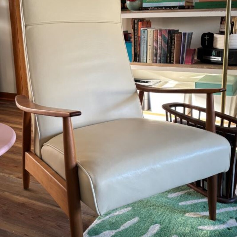 MiloBaughman74 Recliner