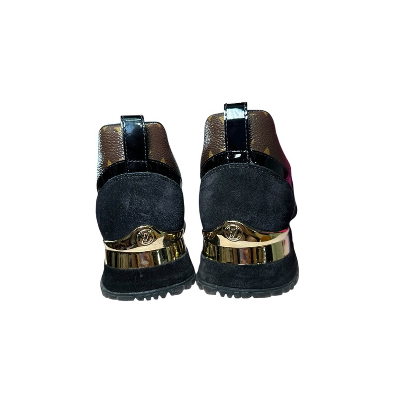 Louis Vuitton Suede Monogram Run Away Sneakers Black

Size: 36

Code: GO0251

In very good condition. Light scuffs to the soles.

Comes with original box. No dust bag.