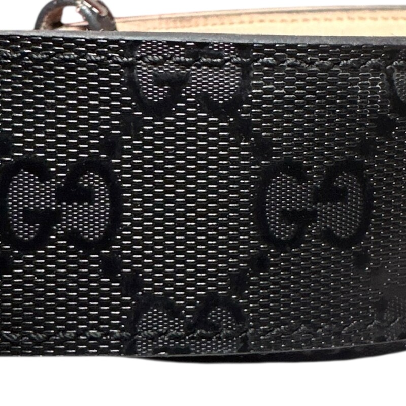 Gucci Patent Leather Logo Belt<br />
<br />
Style Code: 142930 KGDHN 8476<br />
<br />
Size:95<br />
<br />
In very good condition. Scratches on the hardware. 2<br />
extra holes punched into the leather<br />
<br />
Comes with the original dust bag. No box.