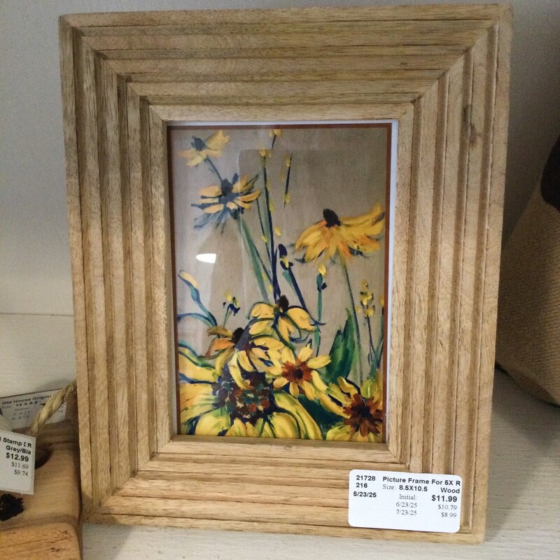 Picture Frame For 5X7, Wood, Size: 8.5X10.5