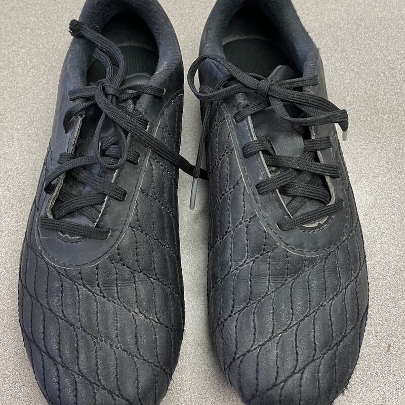 Under Armour Soccer Cleat