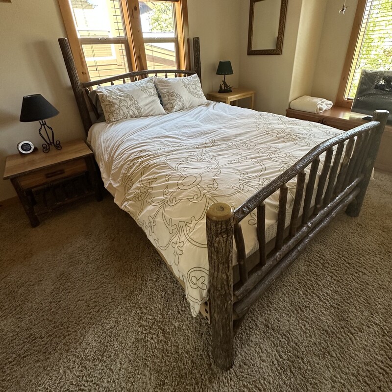 Hickory Queen Bed