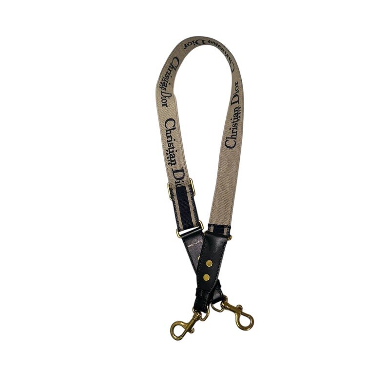 Christian Dior Logo Shoulder Strap Embroidered Canvas Thin<br />
<br />
Dimensions:<br />
1.5in W<br />
<br />
In very good condition. Light wear to the hardware and canvas.<br />
<br />
Comes with the original dust bag.
