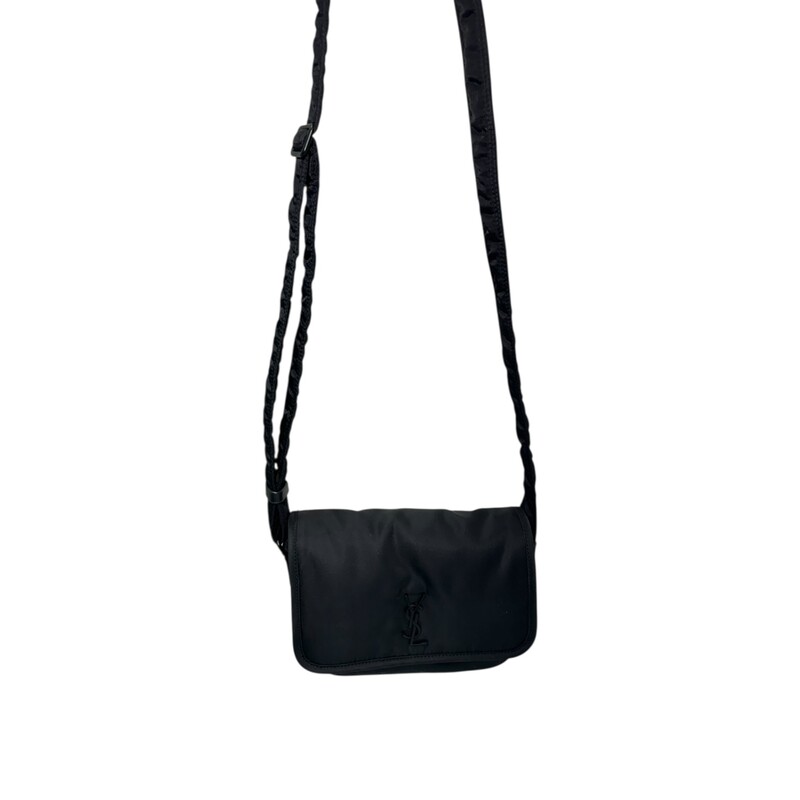 YSL Niki Nylon Crossbody Small Black<br />
<br />
Date Code: GUE7766111 1122<br />
<br />
Dimensions:<br />
21 x 15 x 6 cm / 8.3 x 5.9 x 2.4<br />
Strap Drop: 35 - 65 cm / 13.8 - 25.6<br />
<br />
In very good condition. Light marks on the exterior.<br />
<br />
Comes with the original dust bag. No box.