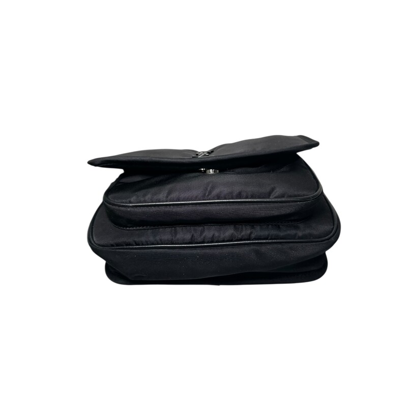 YSL Niki Nylon Crossbody Small Black<br />
<br />
Date Code: GUE7766111 1122<br />
<br />
Dimensions:<br />
21 x 15 x 6 cm / 8.3 x 5.9 x 2.4<br />
Strap Drop: 35 - 65 cm / 13.8 - 25.6<br />
<br />
In very good condition. Light marks on the exterior.<br />
<br />
Comes with the original dust bag. No box.