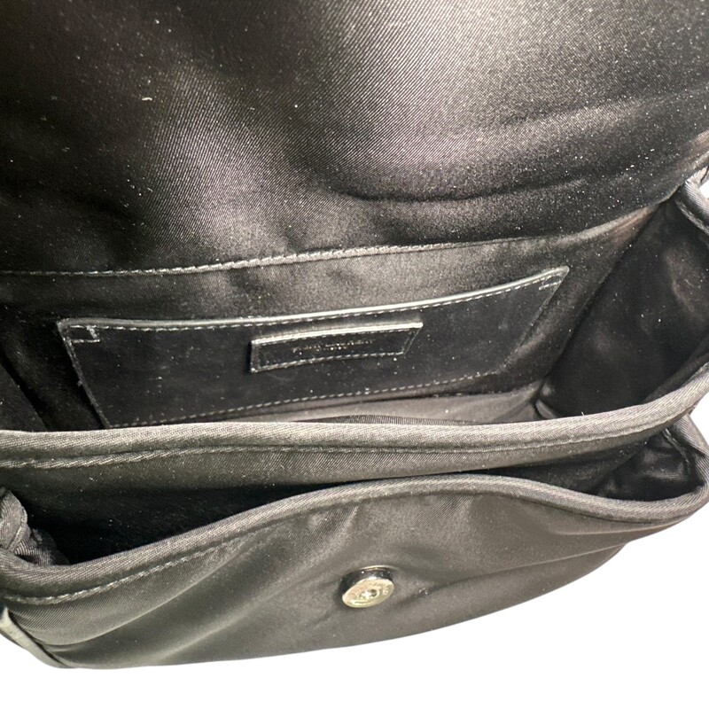 YSL Niki Nylon Crossbody Small Black<br />
<br />
Date Code: GUE7766111 1122<br />
<br />
Dimensions:<br />
21 x 15 x 6 cm / 8.3 x 5.9 x 2.4<br />
Strap Drop: 35 - 65 cm / 13.8 - 25.6<br />
<br />
In very good condition. Light marks on the exterior.<br />
<br />
Comes with the original dust bag. No box.
