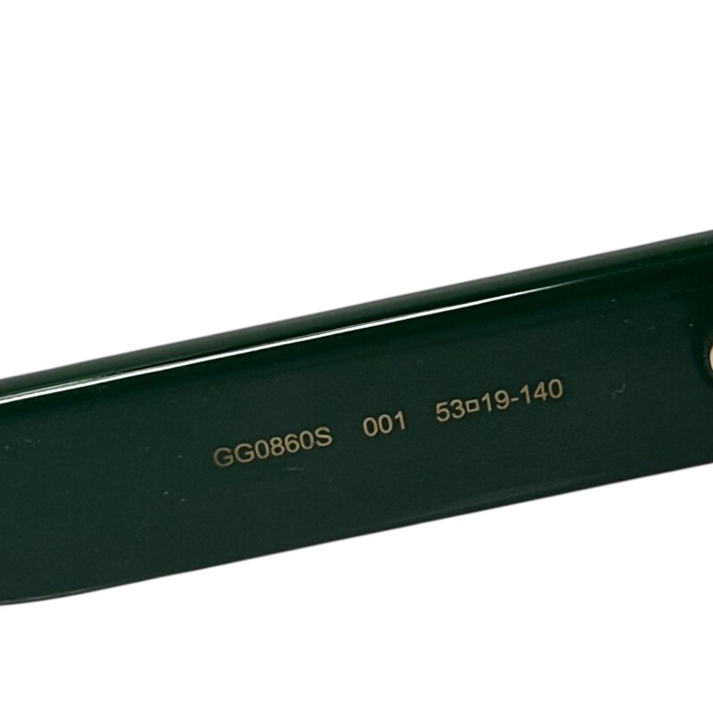 Gucci GG0860S Brown Sunglasses

Light scratching to the lens.

Comes with the original case.