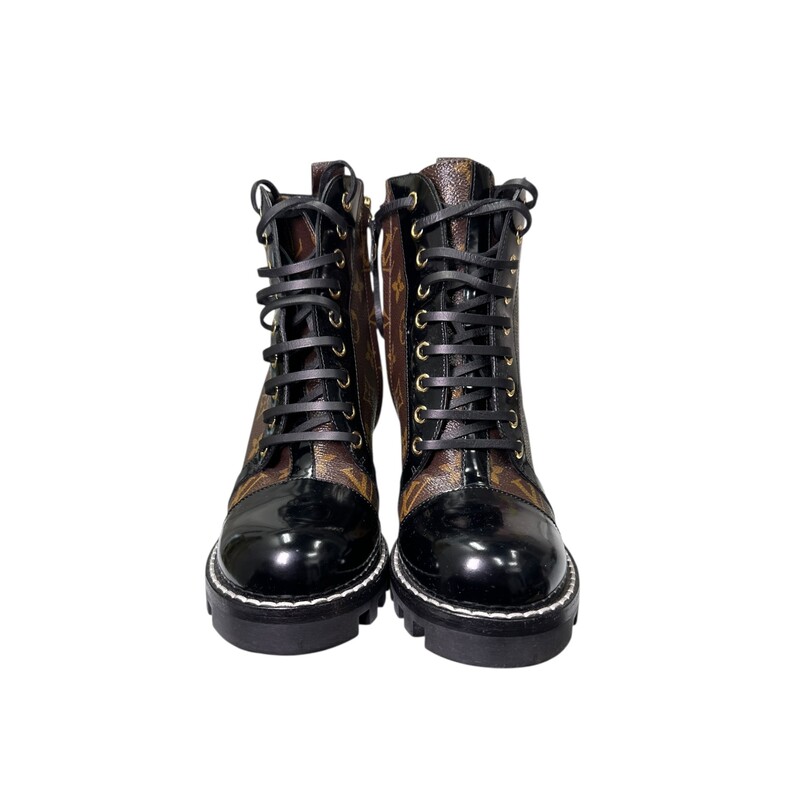 Louis Vuitton Star Trail Monogram Boots<br />
<br />
Size 38<br />
<br />
In very good condition.<br />
<br />
Comes with original dust bag and box.