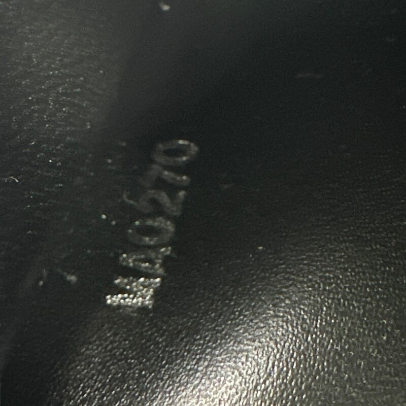 Louis Vuitton Metropolis Leather Combat Boots<br />
<br />
Size 38<br />
<br />
In very good condition. Light crinkling at the toe.<br />
<br />
Comes with the original dust bags. No box.