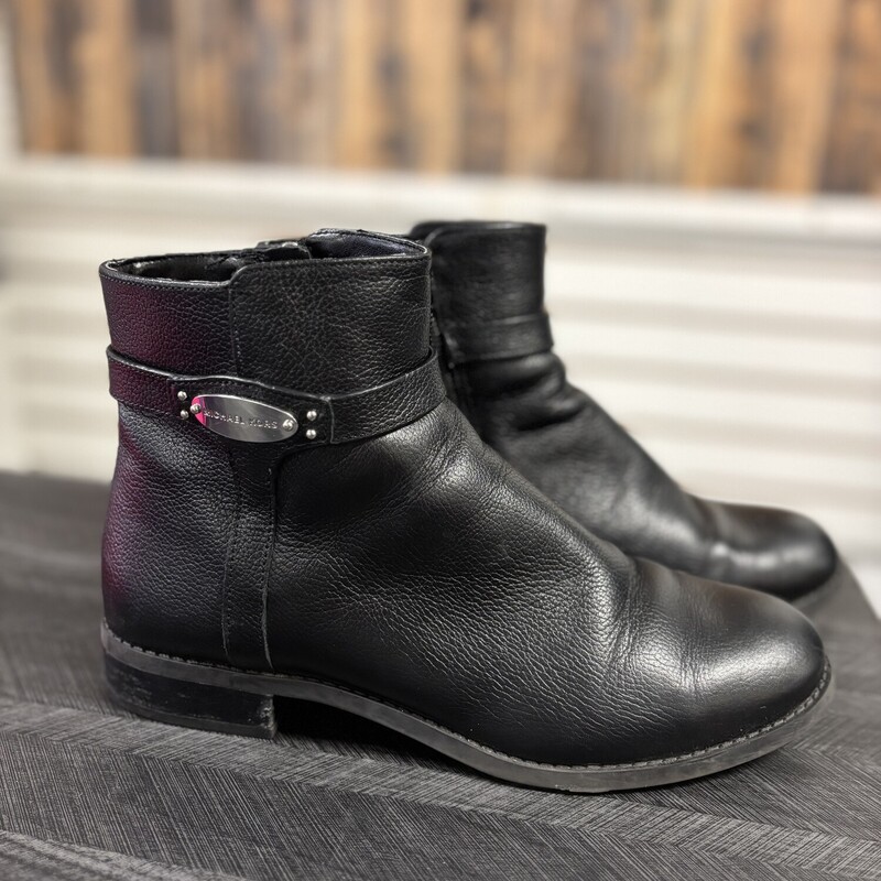 Michael Kors Booties, Size: 7