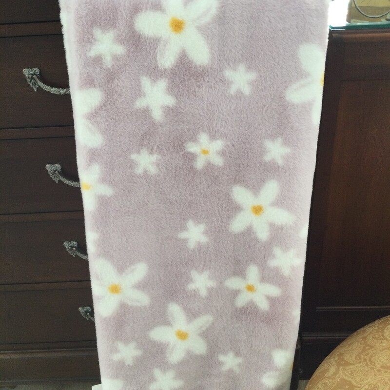 CupCakes & Cashmere Throw
