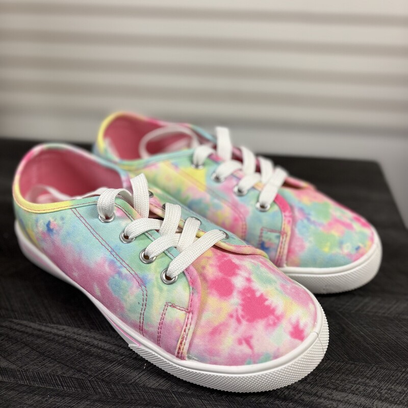 NWT Tiedye Shoes, Size: 5Y
