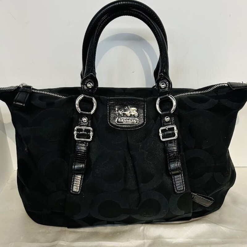 Coach Madison Juliette
Black
Size: 13x8H