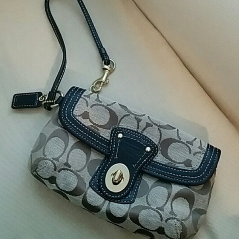 Coach Legacy Signature
