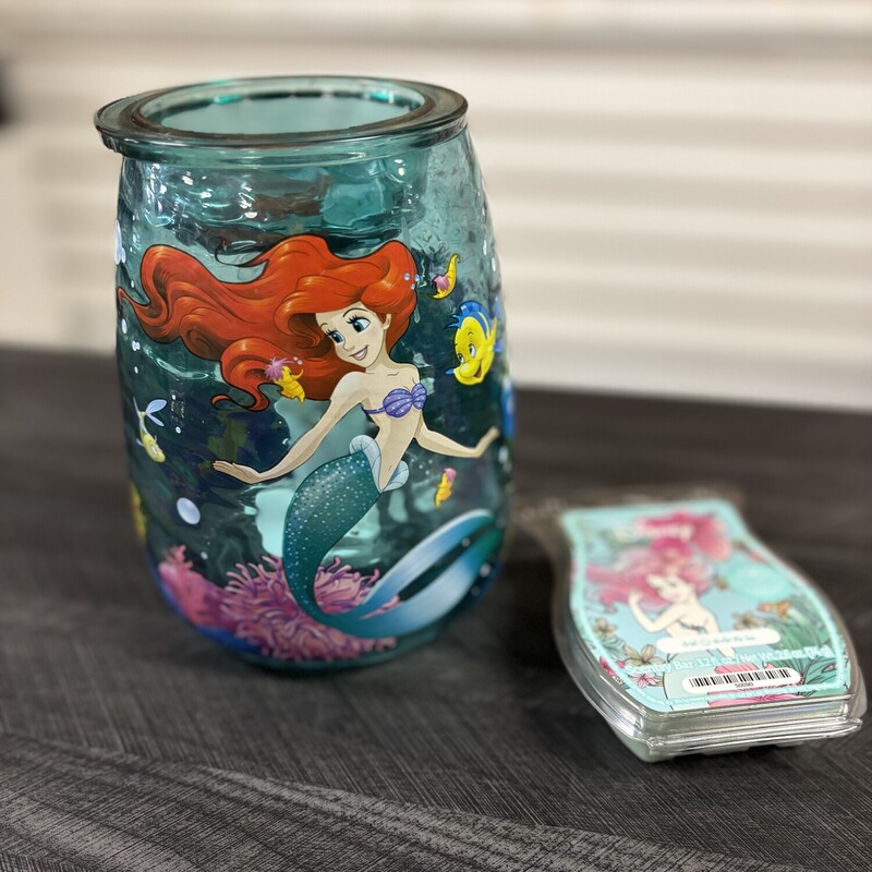 New Scentsy Little Mermaid warmer. Retired. with Little Mermaid wax cubes.