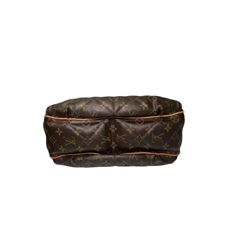 Louis Vuitton Etoile Monogram GM<br />
<br />
Date Code: TR2009<br />
<br />
Dimensions:<br />
14W x 11H x 4.5D<br />
10 handle drop<br />
9-11 strap drop<br />
<br />
In good condition. Wear to the interior and the leather.<br />
<br />
Does not come with the original dust bag or box.