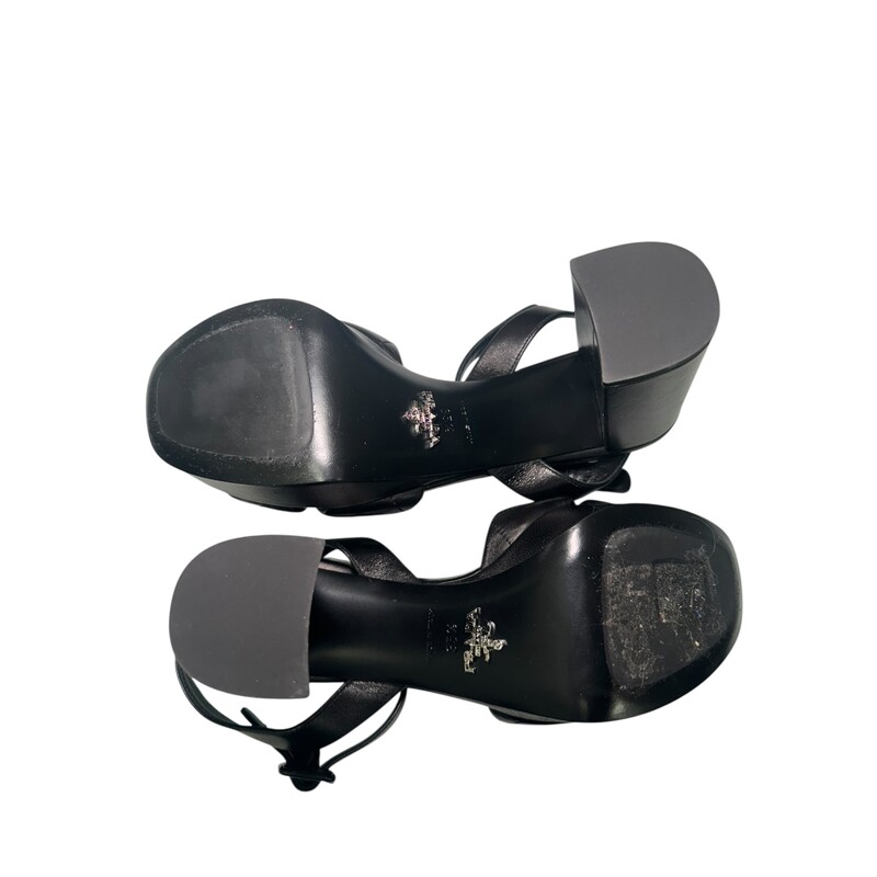 Prada Nappa Black Puffer Black Leather Heels<br />
<br />
Size 35.5<br />
<br />
In very good condition. Some scratching of the heels.<br />
<br />
Does not come with original dust bag or box.