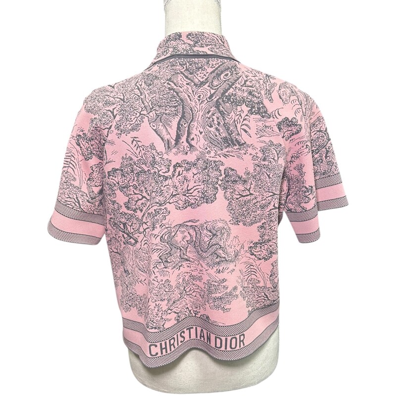 Dior Toile De Jouy Button Down Crop Pink

Size 6

In excellent condition.